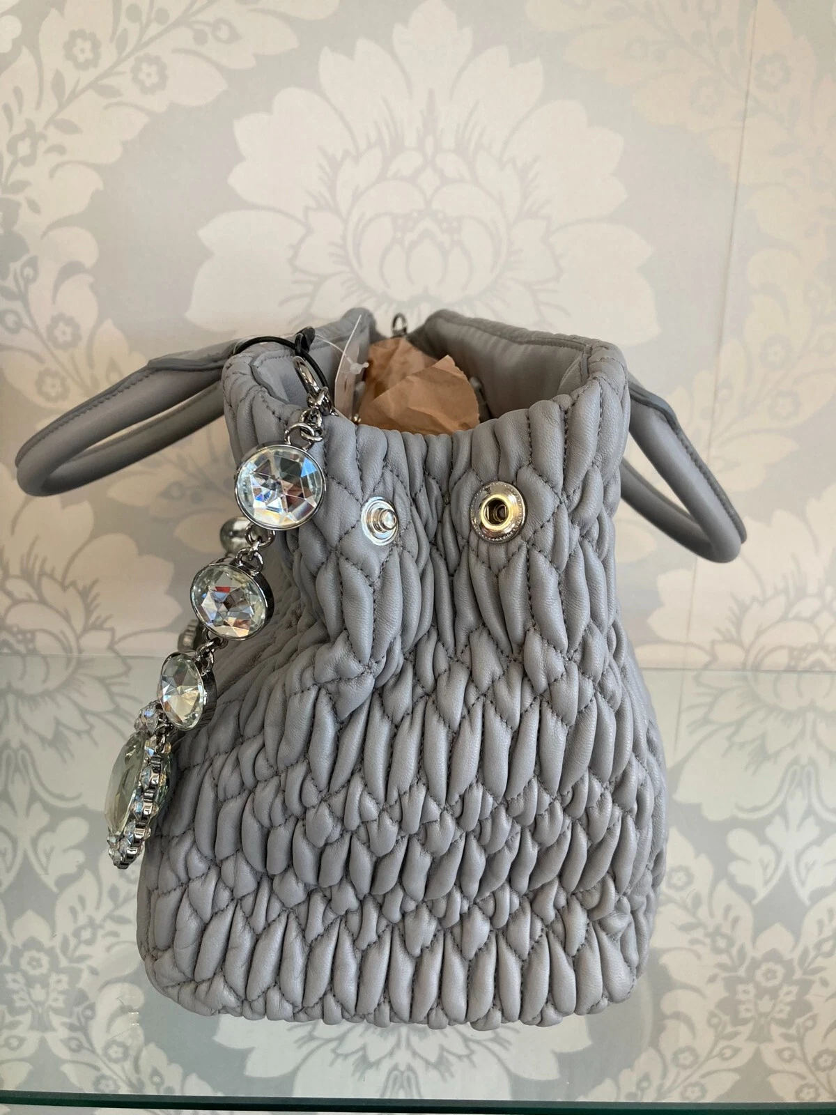 MIU MIU Borsa a mano borsa a tracolla MIU nappa grigia trapuntata in pelle cristallo $3450