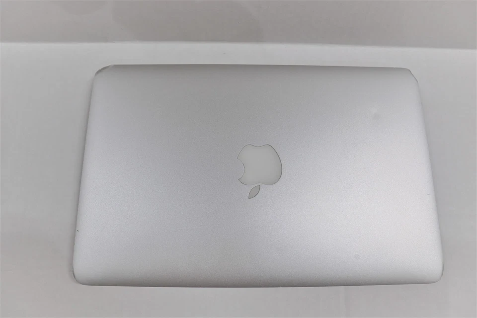 Apple MacBook Air 13" Laptop MJVE2LL/A - Core i5 1.6GHz 128GB or 256GB SSD - Image 4 of 4