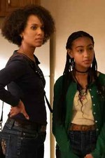 BEAUTIFUL LEXI UNDERWOOD & KERRY WASHINGTON LITTLE FIRES EVERYWHERE 8X10 Photo