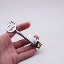 Custom Logo Metal Key Shape USB2.0 Flash Drives 32GB 64GB Pen Drive Memory Stick