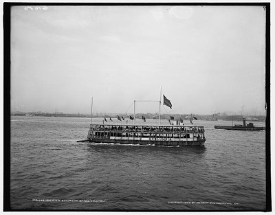 Photo:Meyer's excursion barge Columbia