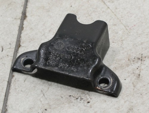 VW Golf 5 V GTI 1K Bj 2006 2,0 TFSI 147KW Blech Abdeckung am Motor  #1-522-F4