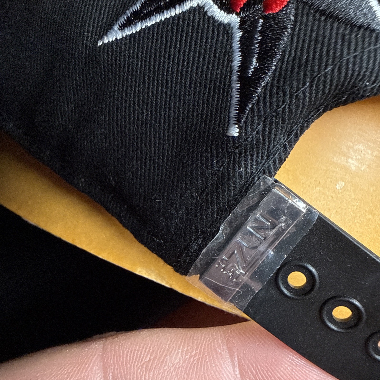 Hat Zun Black And  Red  .RED BARBEWIRE LA Black Brim SnapBack Hat Y2K Sold Out image 9