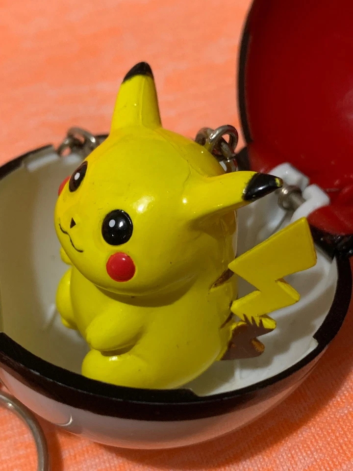 Pokemon Basic Fun Pikachu 1999 y bola y cadena extra Foto 3 de 4