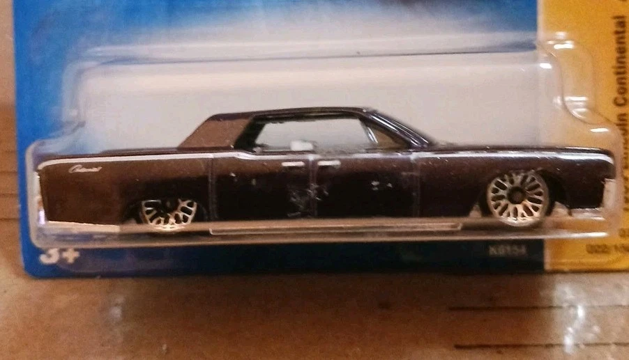 HOT WHEELS 2007 First Editions 1964 LINCOLN CONTINENTAL 1:64 Scale Model - Image 2 of 4