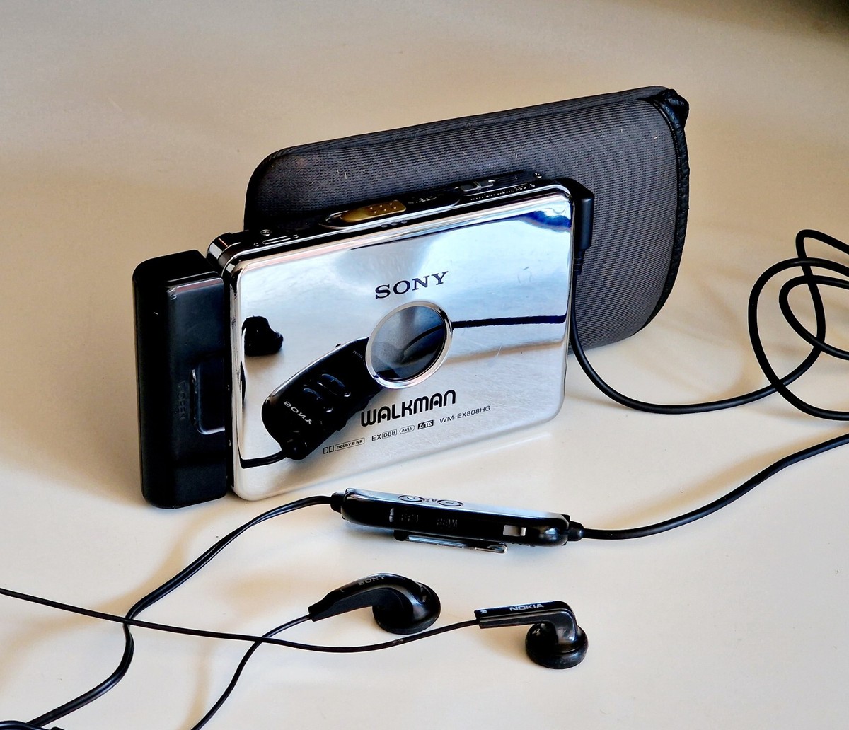 Sony Walkman WM-EX808HG Limited Edition Mirror Chrome Sony Walkman WM-EX808HG Limited Edition Mirror Chrome