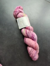Qing Gentle Lace 💯 SW Merino 800m Per 100 G Single Skein Antique Rose