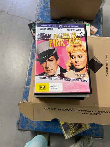 Heller in Pink Tights  - DVD - Sophia Loren very good condition dvd region 4 t92