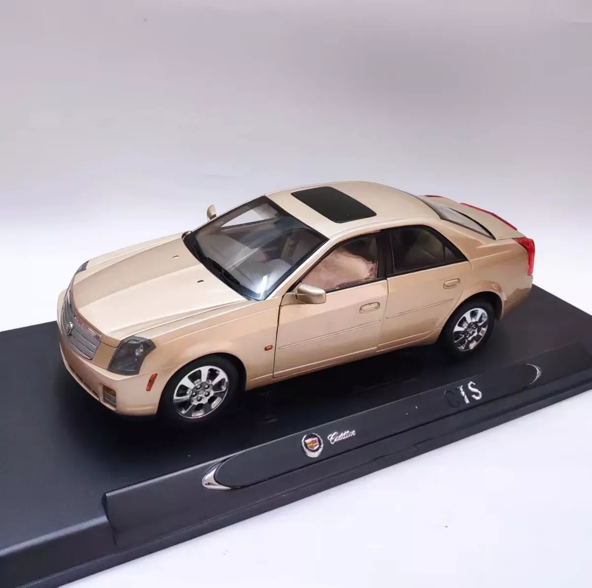 1 18 Cadillac CTS China SAIC GM 2004 Dealer diecast model
