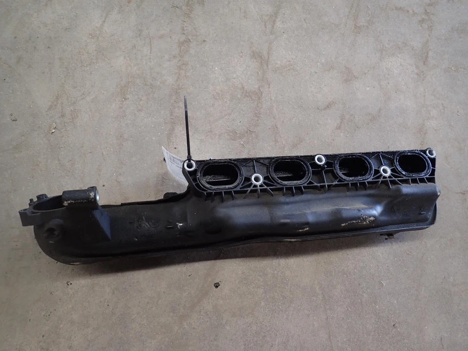 11 12 13 BMW 550i: Coletor de admissão esquerdo (4.4L twin turbo) - Imagem 2 de 2