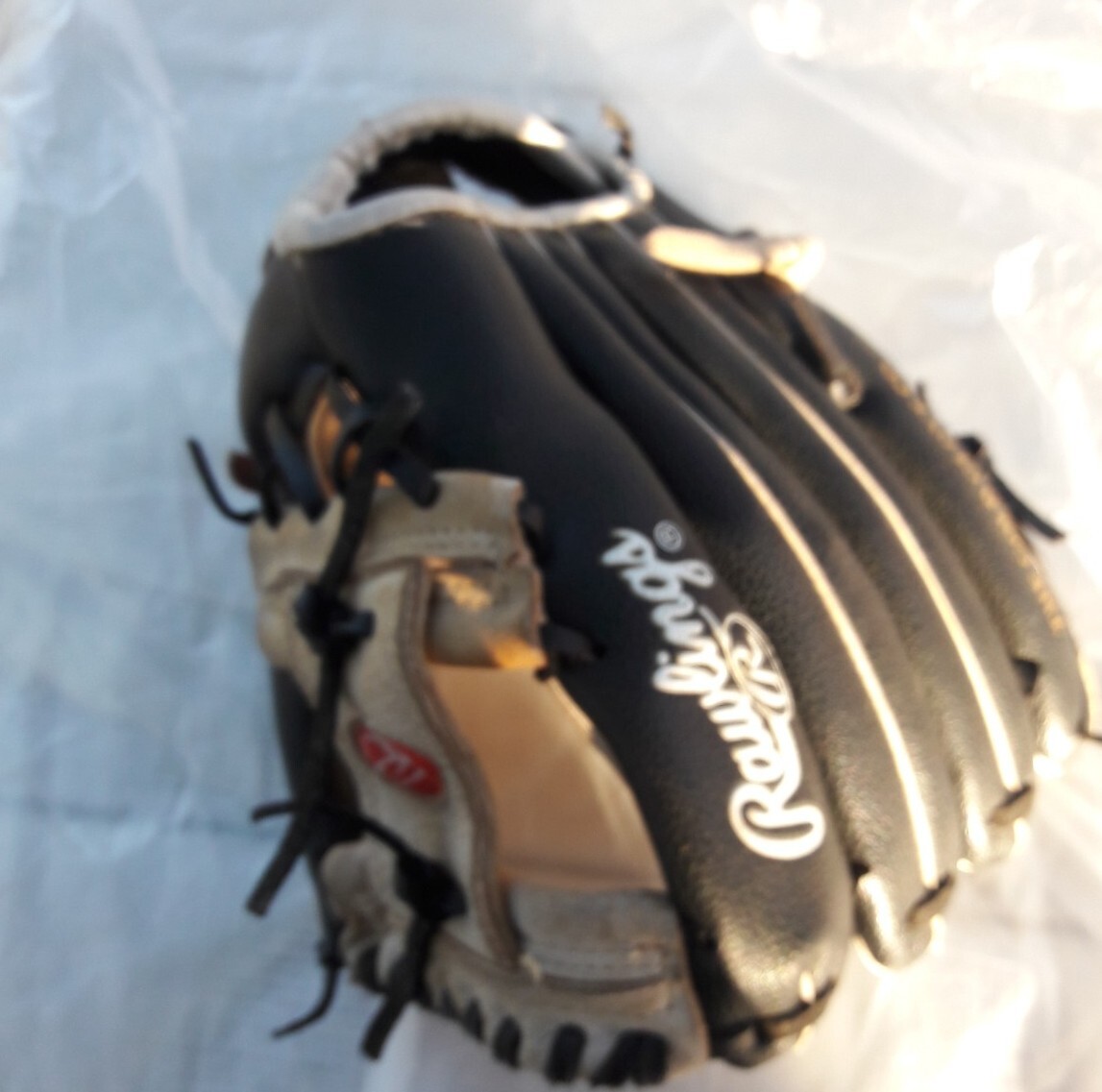 Rawlings Playmaker 11.5 T Ball Glove - Black/Brown. Right