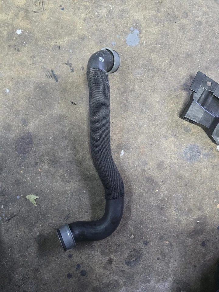 GENUINE MERCEDES 2075010182 Radiator Hose Mercedes-Benz E550 - Image 3 of 4