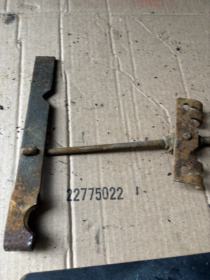 Ford Thunderbird 1961 1962 61 62 1963 suspensión de cable de freno trasero acoplamiento de hardware Foto 3 de 4