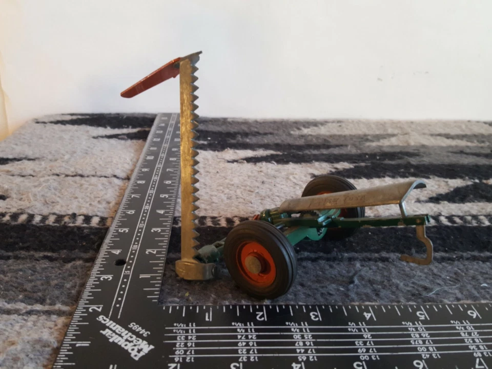 New Idea Sickle Mower 1/16 Diecast Farm Implement Replica Collectible by Topping - Image 4 of 4