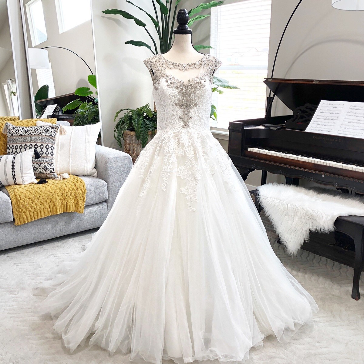 a line dress for women knee length Lorraine Knee-Length A-Line Short Sleeve EXTRA20 The dress is designed Romantic Lace Mermaid Long Size:J8
