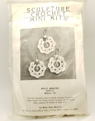 Sculpture Crochet Mini Kit HOLLY WREATHS SCK771 by Mary Buse Melick 1993