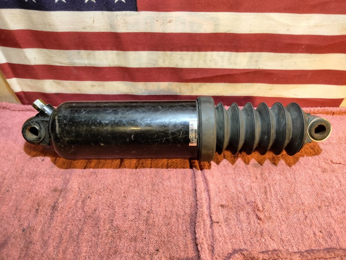 ショ　　プレ 97-08 OEM Harley-Davidson Touring Showa Rear Air Shock 54565-97A