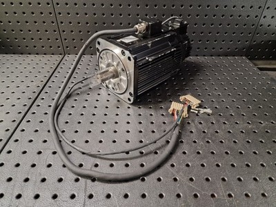 Yaskawa Electric SGMGH Servomotor SGMGH-13A2A-YR24 UTSAE-B17BBFE 200V 1,3kw