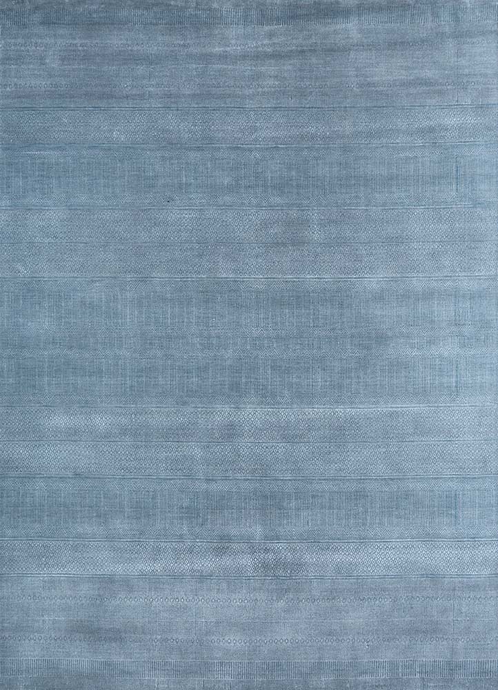 New Modern Hand Loom Wool And Bamboo Silk Rug Color milky blue/dove Design Rug