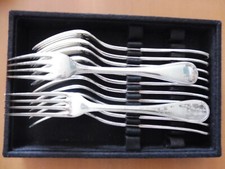 COUVERTS CHRISTOFLE PERLE ETAT NEUF  12 FOURCHETTES- MÉTAL ARGENTÉE  (12 pièces)