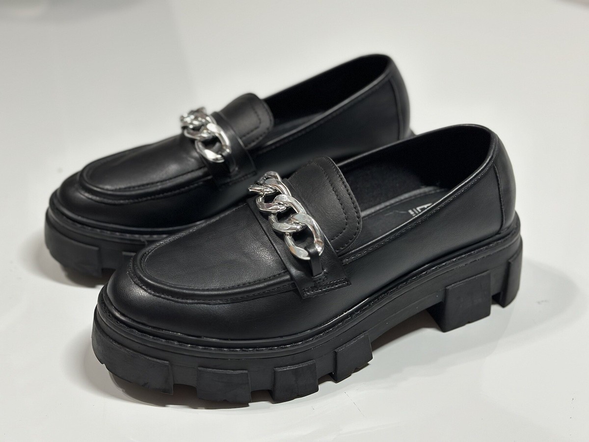 NWOT No Boundaries Womens Shoes Size 6 Black Lug Loafers