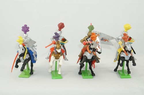 4 Britains Jousting Medieval Knights Mounted on Horseback - Picture 7 of 9