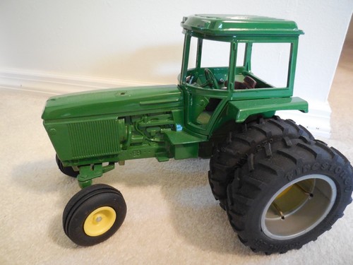 JOHN DEERE IH AC WHITE MF ERTL TOY TRACTOR GREY BOLT ON DUAL CUSTOM RIMS - Picture 4 of 8