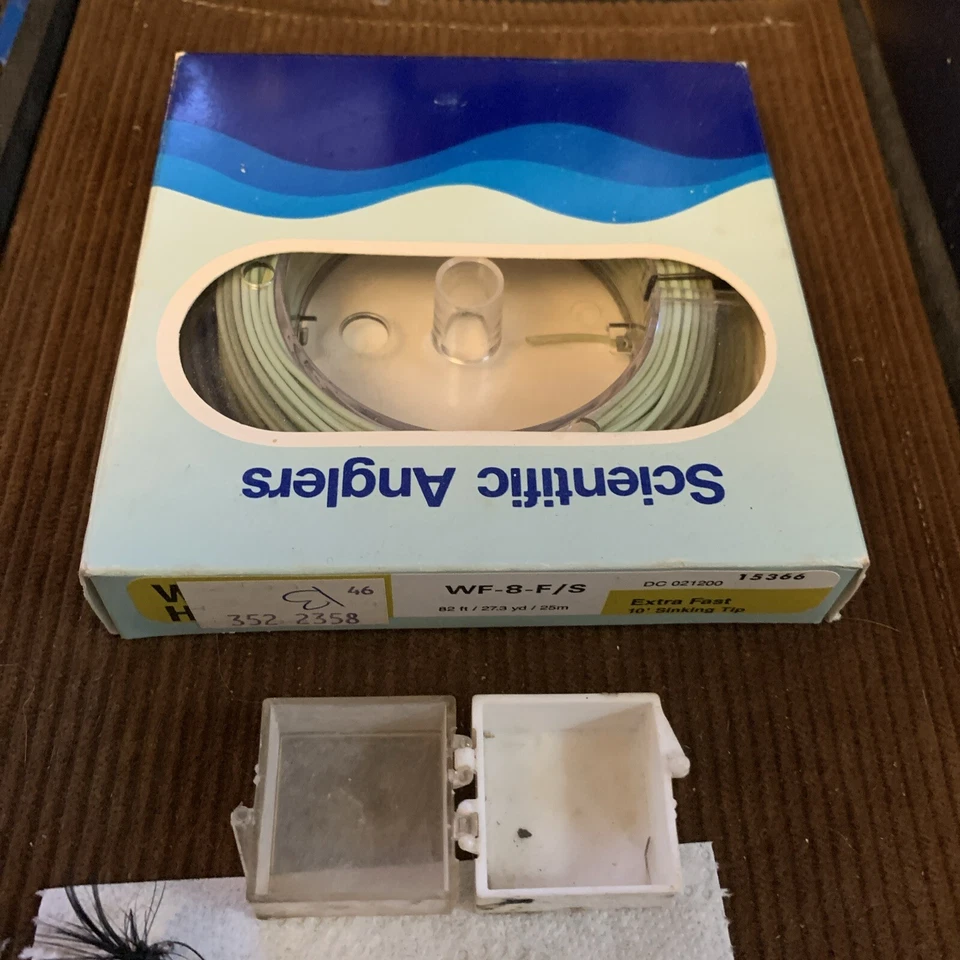 Lote de señuelos de pesca con mosca antiguos y nuevos vintage, línea, limpiador Foto 4 de 4