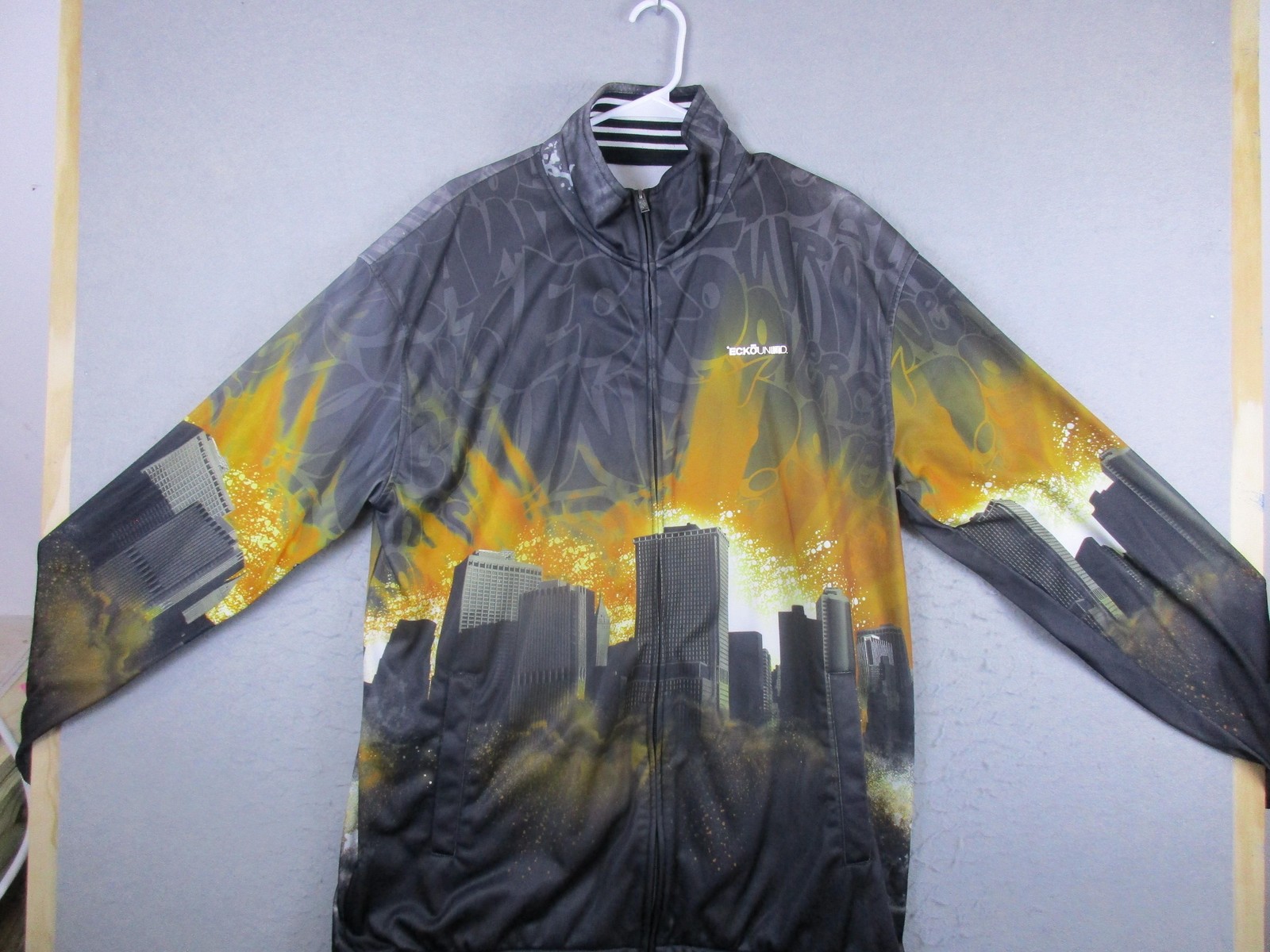 Ecko Unltd Jacket Mens XL Black Skyline Graphic Full Zip Lightweight Windbreaker