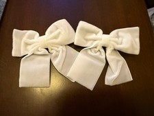 Pair of 2 White Velvet Bows for Girls/Toddlers