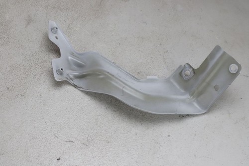 Volkswagen Atlas Cross Sport 2022 Vorne links Halterung Kotflügel RIM36764