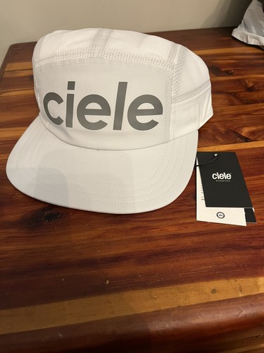 New Ciele GOCap Comp Century M/L Light Grey White Running Cap Hat with tags