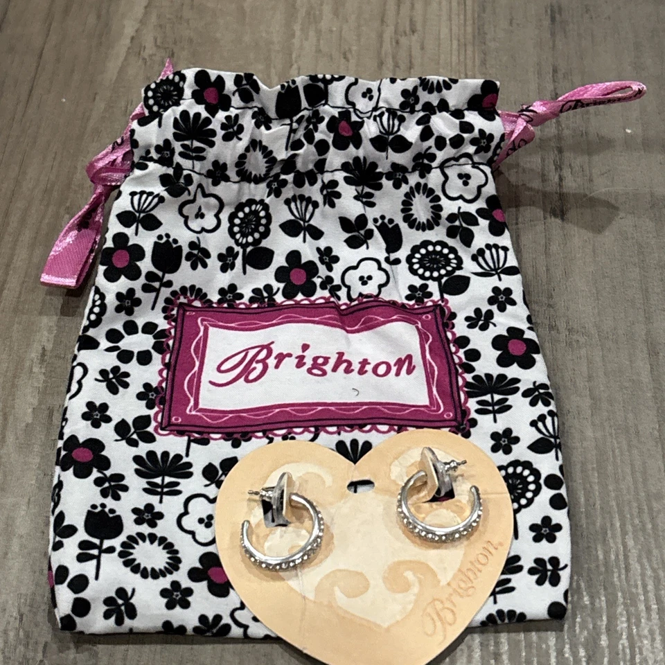 Aros Brighton tono plata con pedrería transparente  Foto 4 de 4