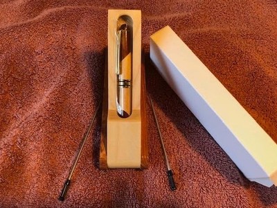 LUXURY WOODEN BALLPOINT PEN GIFT SET Gift with DISPLAY CASE & 2 REFILLS NIB