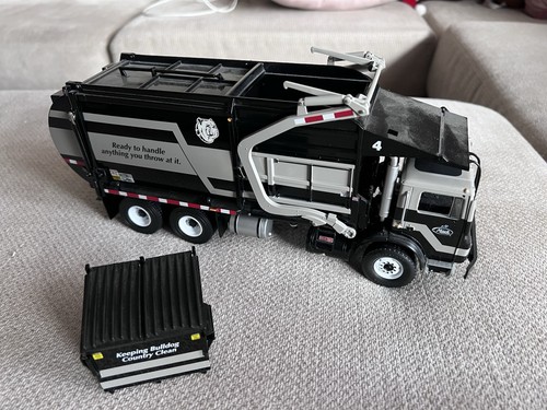 Camion Poubelle Mack MR à Benne Frontale - Modèle Réduit 1/34 First Gear - Métal Et Plastique - Neuf
