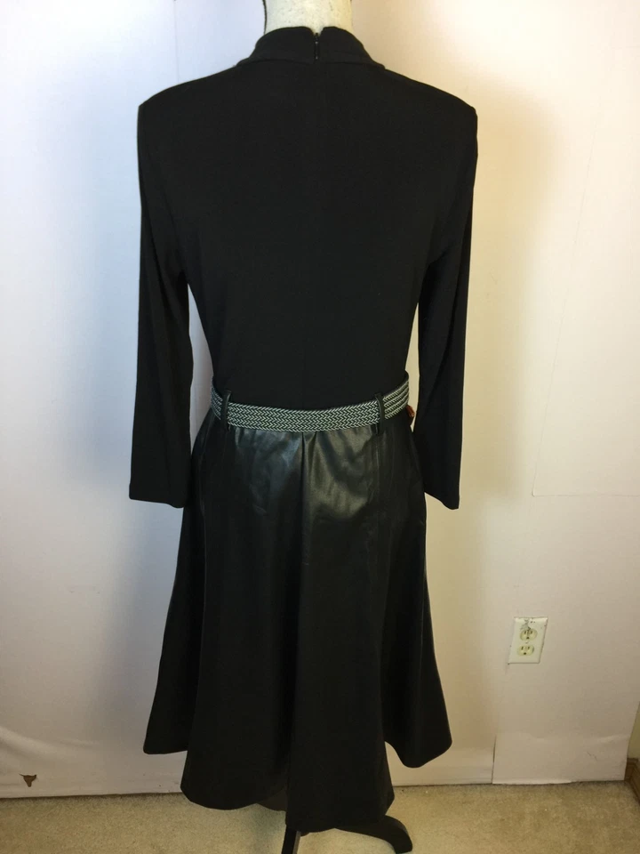 Платье Calvin Klein Fit & Flare размер 8 черное искусственная кожа ложный вырез рукав 3/4 - Изображение 2 из 4