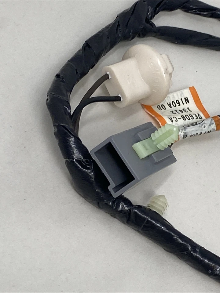 NEW FORD 1992/1995 TAURUS SABLE "WIRING & SOCKET" (REAR LICENSE LAMP) - Image 3 of 3