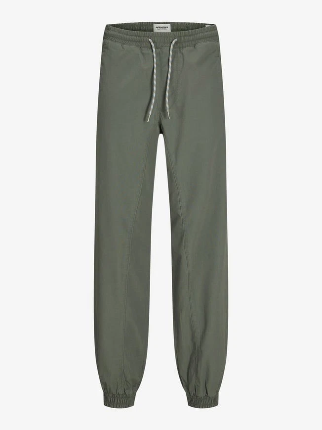 JACK & JONES DescrizioneTipo di prodotto : Pantaloni relaxed fitTasche : Tasche frontali...