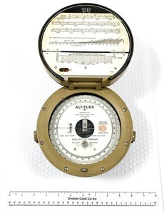 VINTAGE US ARMY MILITARY WALLACE & TIERNAN FA181 PORTABLE ALTIMETER INSTRUMENT