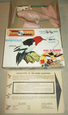 Birds of the World - Woodpecker - Bachmann Plastic Model Kit - READ Desc.