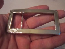 SHINY METAL LONG BAR DESIGN BELT BUCKLE SLIGHTLY CURVED - SIZE M - BOX B