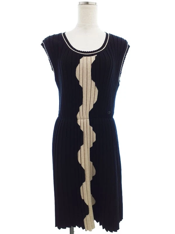 Abito Chanel in maglia plissettata taglia 40 P31454K00492 07A r4_0713