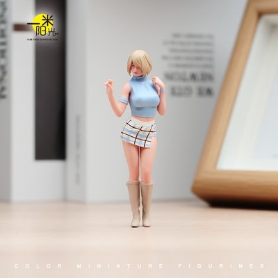 Miniature Figure Scene Props 1/24 Short Skirt Beauty Girl Diorama Resin Sculpt
