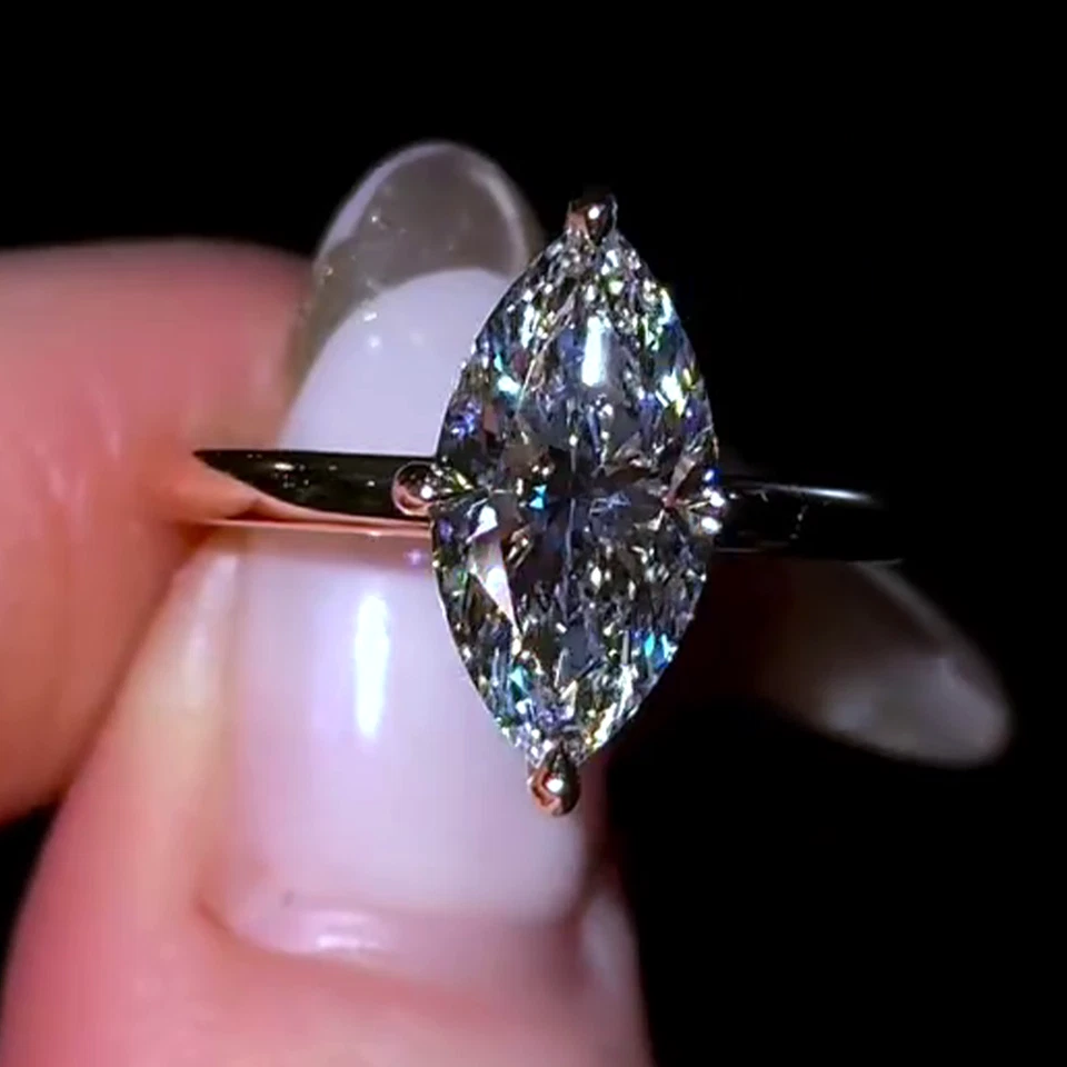 Anillo de compromiso de diamantes cultivados en laboratorio marquesa IGI 2,00 quilates E VS1 en oro amarillo de 14 k Foto 4 de 4