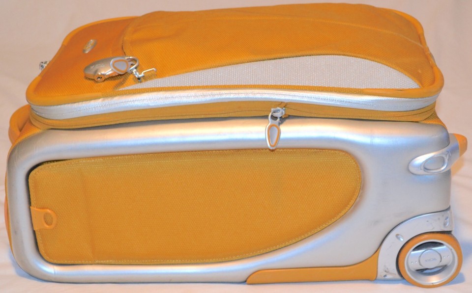 Tumi T3 Transporter 22" GOLD SILVER CarryOn Rolling Suitcase, TSA lock