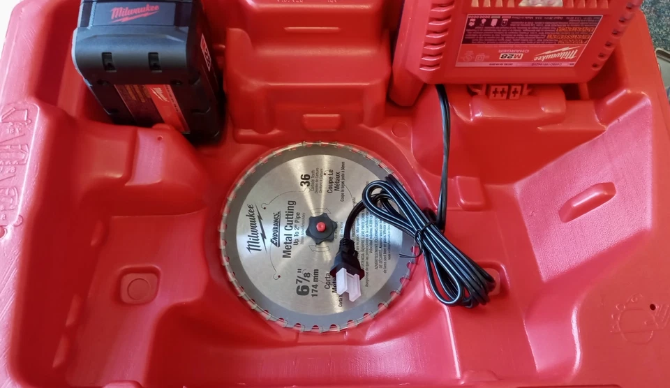 Milwaukee 0740-22 M28 Cordless 6-7/8" Metal Cutting Saw Kit - Image 3 of 4