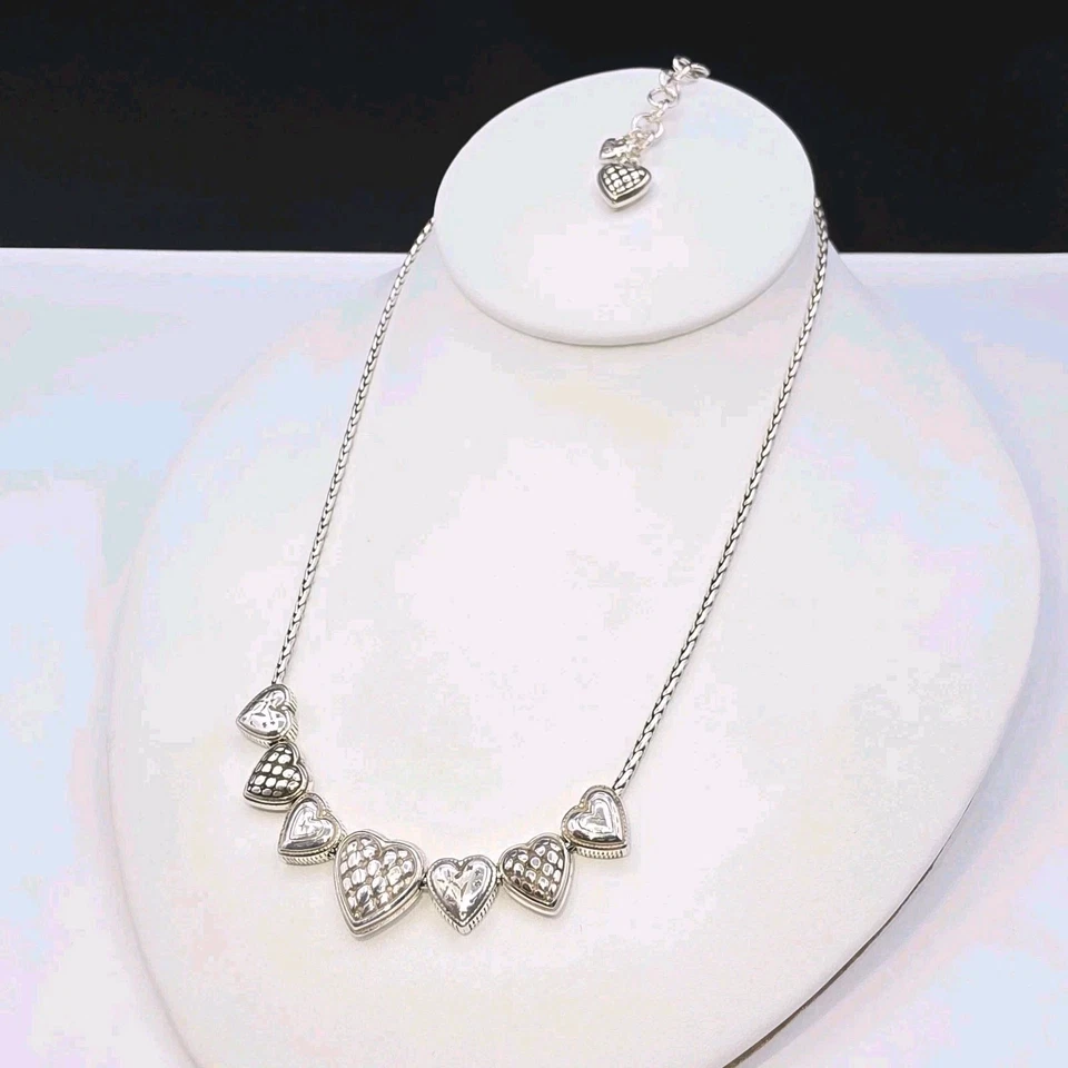 Collar Brighton Corazón Encantado Tejido Retirado Tono Plata Ajustable Foto 2 de 4