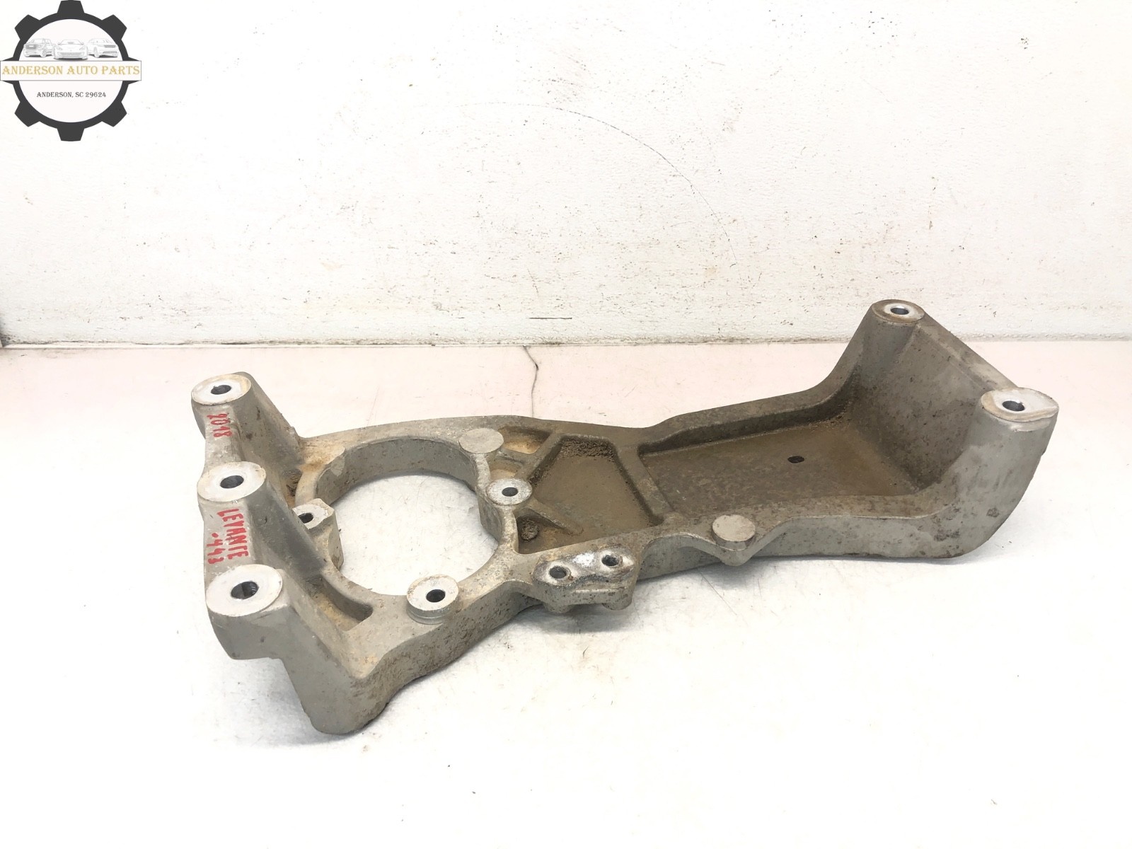 2017-2024 MASERATI LEVANTE AWD AUTO TRANSMISSION GEARBOX MOUNT BRACKET OEM