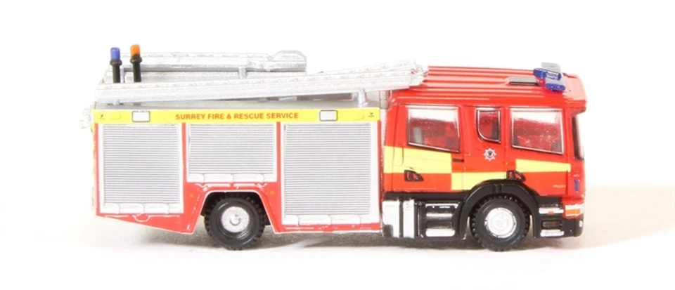 Oxford 1:148 N Gauge Scania Pump Ladder - Surrey Fire & Rescue Service NSFE007 - Image 4 of 4