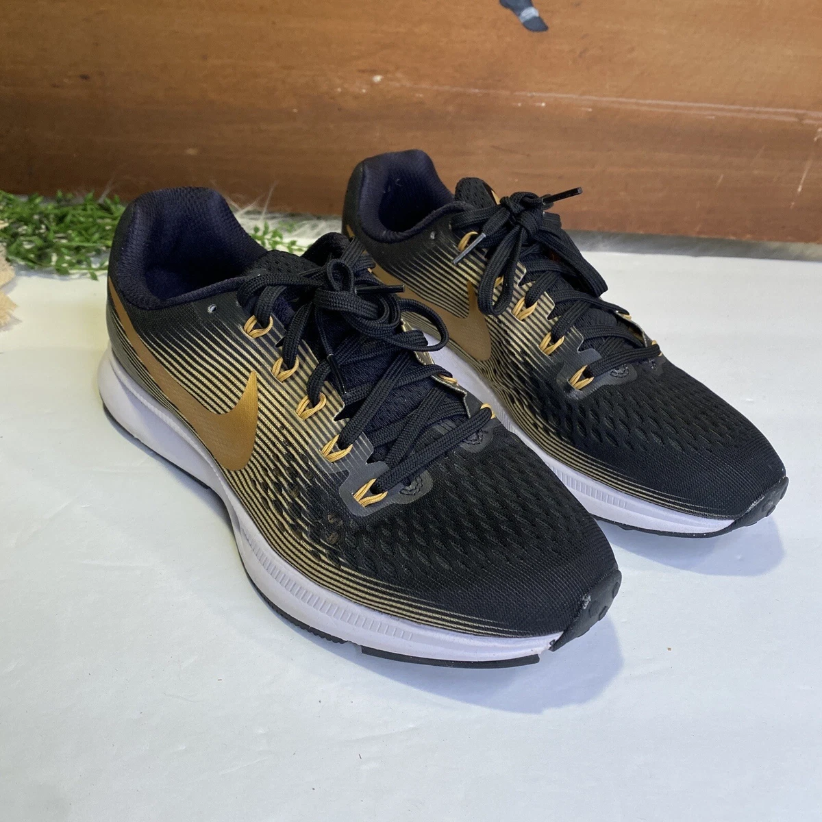 Nike Zoom Pegasus 34 Black Gold Knit Running Sneakers Size 9 Wide
